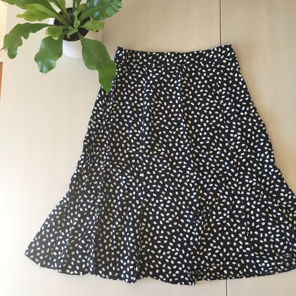 VINTAGE b&w floral skirt